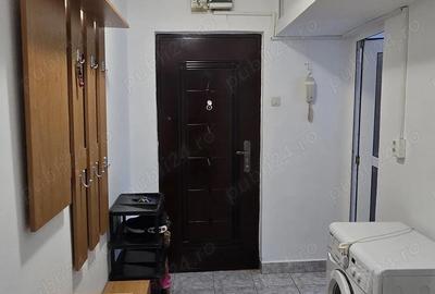 Apartament cu 2 camere semidecomandat în Casa de Cultură
