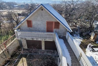 De vânzare locuința în Roznov , situată pe strada Nicolae Roznovanu.Suprafață co - 2