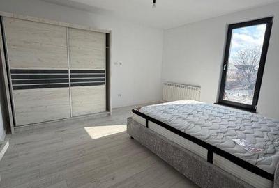 Spațiu comercial, de 180 mp, în Central - 4