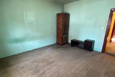 Casa renovabila/demolabila, singur in curte. 63 000 E. Comision 0. - 10
