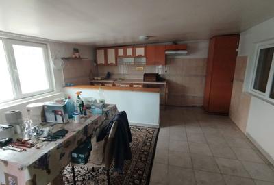 Casă cu 4 camere decomandat în Bălăceanca - 2