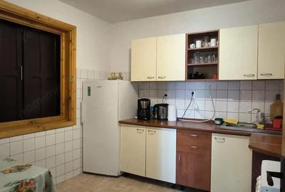 Casă cu 6 camere în Eșelnița