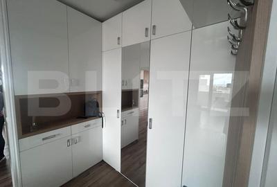 Apartament cu 3 camere, zona Happy Residence CB - 6