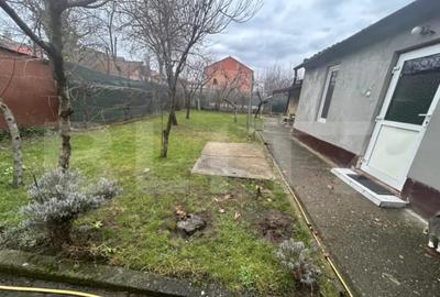 Casă cu 4 camere cu Teren 370 Mp în Central - 1