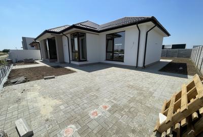 Casă cu 4 camere cu Teren 530 Mp în Domnești - 2