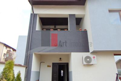 Casă individuală cu 7 camere cu Canalizare în Fundeni - 1