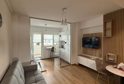 Apartament cu 2 camere semidecomandat, mobilat în Apărătorii Patriei