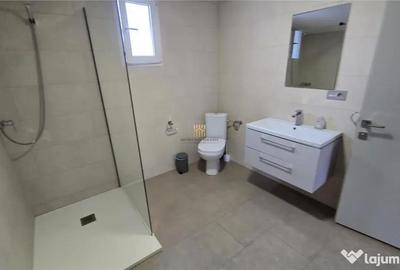 Casă cu 9 camere cu Teren 1845 Mp în Central - 2