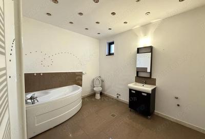 Casă cu Teren 350 Mp în Central