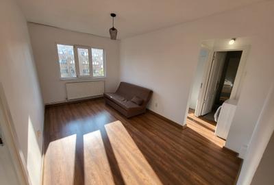 Apartament cu 3 camere semidecomandat, mobilat în Micro 21 - 1