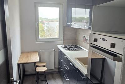 Apartament cu 3 camere semidecomandat în Central - 3