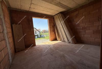 Duplex cu 5 camere cu Canalizare în Giroc - 13