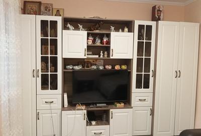 Apartament cu 3 camere semidecomandat în Central - 2