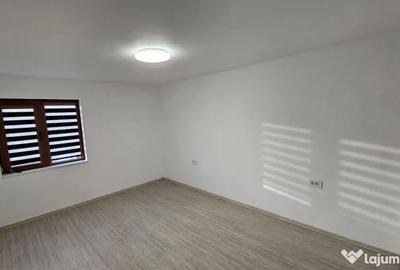 Casă cu 3 camere cu Teren 1720 Mp în Băicoi - 8