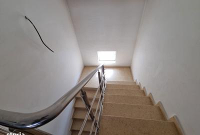 Casă cu 6 camere cu Teren 300 Mp în Central - 11