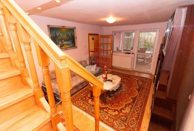 Casa - Vila de vanzare cu 5 camere Valenii de Munte - Strada Bratocea - 15