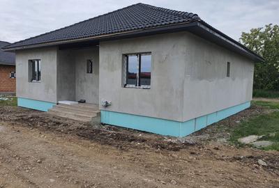 Casă la cheie pe 1 nivel 4 camere 2 băi,145 mp,500 mp teren - 13