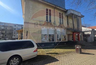 Spațiu comercial, de 704 mp, în Central - 6