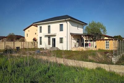 Casă cu 3 camere cu Teren 600 Mp în Sud - 2