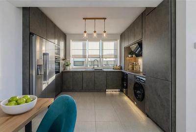 Apartament cu 3 camere decomandat, mobilat în Tractorul - 2