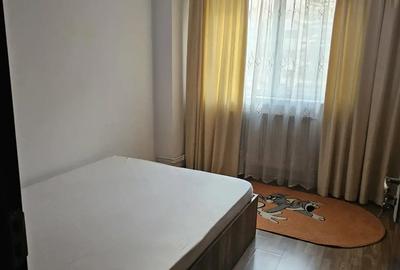 Inchiriez apartament 3 camere - 6