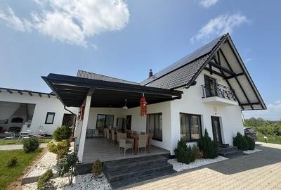 Vand 2 Case + Piscina + 1 Hectar Teren Intravilan cu utilitati