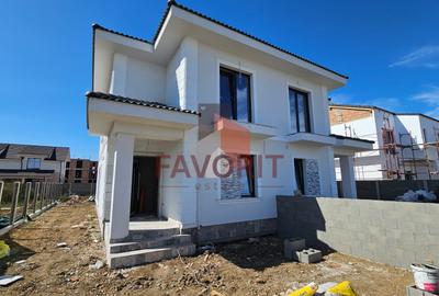 Duplex cu 4 camere cu Canalizare în Moșnița Nouă - 1