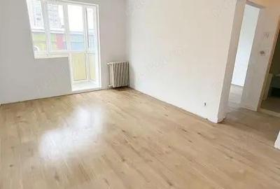 Vand apartament Vlaicu 2 camere- aproape de statia de tramvai Vand apartament Vlaicu 2 camere- aproape de statia de tramvai - 2