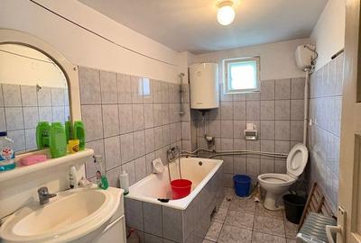 Casă cu 3 camere cu Teren 374 Mp în Central - 2