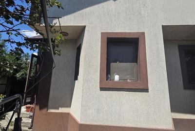 Casă cu 5 camere cu Teren 500 Mp în Central