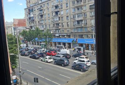 Apartament cu 3 camere în Romană