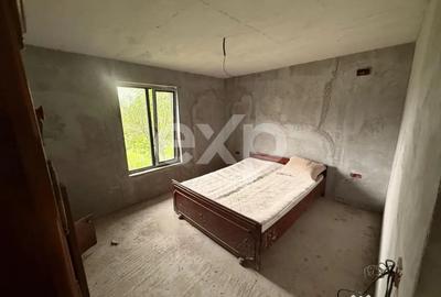 Casă cu 3 camere cu Teren 2857 Mp în Buzoești - 6