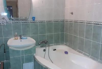 Apartament cu 3 camere decomandat în 1 Mai - 5