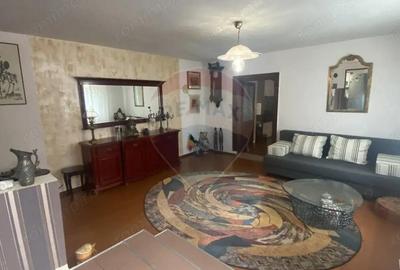 Casa in cartierul Dupa Zid, curte comuna - 1