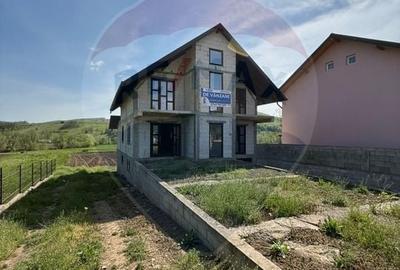 Casă individuală cu 7 camere cu Teren 1800 Mp în Preutești - 12