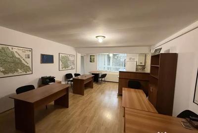 Apartament cu 3 camere decomandat în Central - 2