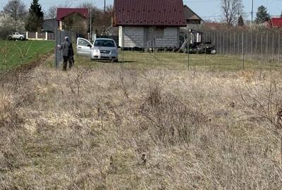 Teren de 996 mp, în Căciulați - 2