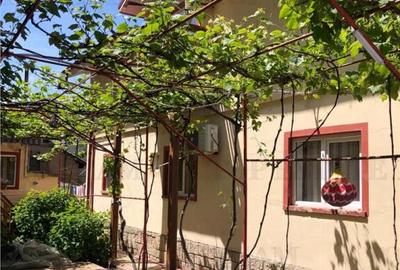 Pensiune Eforie Nord 12 camere 10 bai zona centrala - 3