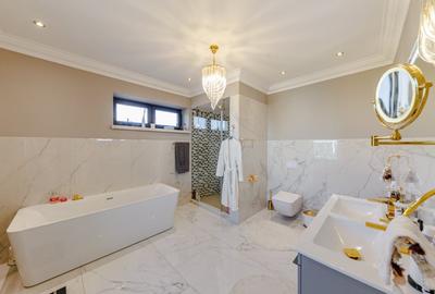 Casă individuală cu 8 camere cu Canalizare în Braytim - 33