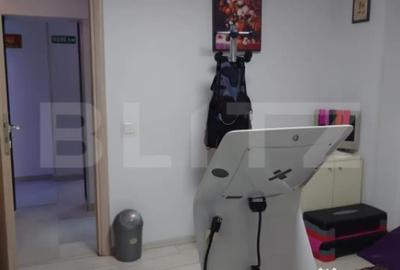 Spațiu comercial, de 290 mp, în Micro 3 - 8