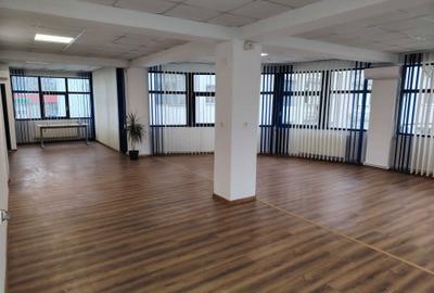 Spațiu comercial, de 106 mp, în Central - 6