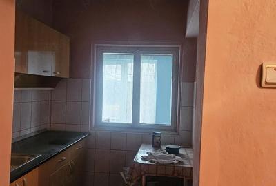 Garsonieră decomandată în Central - 7