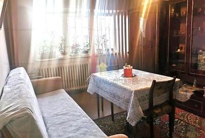 Apartament cu 3 camere decomandat în Obor