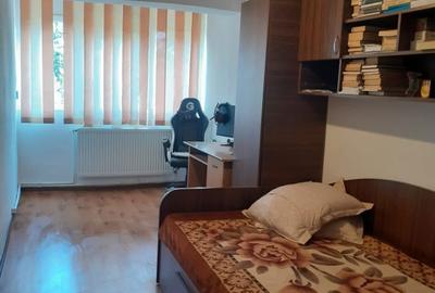 Apartament cu 3 camere decomandat în Central - 4