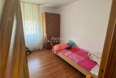Apartament cu 3 camere decomandat în Bocșa