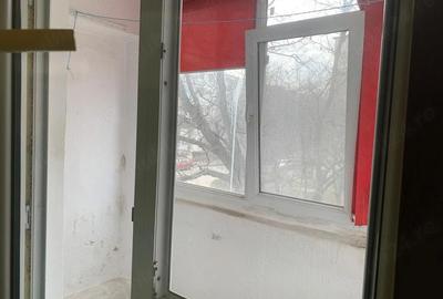 Apartament cu 3 camere semidecomandat în Pieții - 1