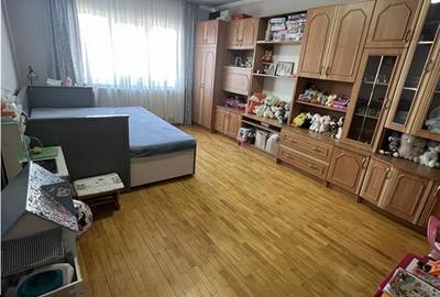 Apartament cu 2 camere decomandat în Valenta - 8