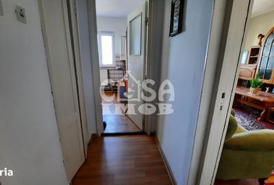 Apartament cu 2 camere semidecomandat în Micro 6 - 2