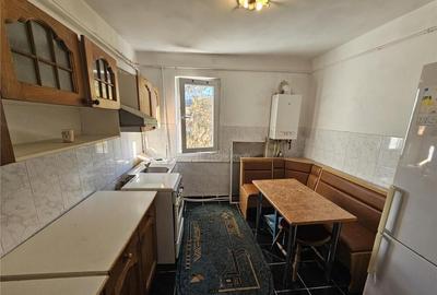 Apartament cu 2 camere semidecomandat în Micro I - 5