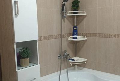 Apartament cu 3 camere decomandat în Central - 1
